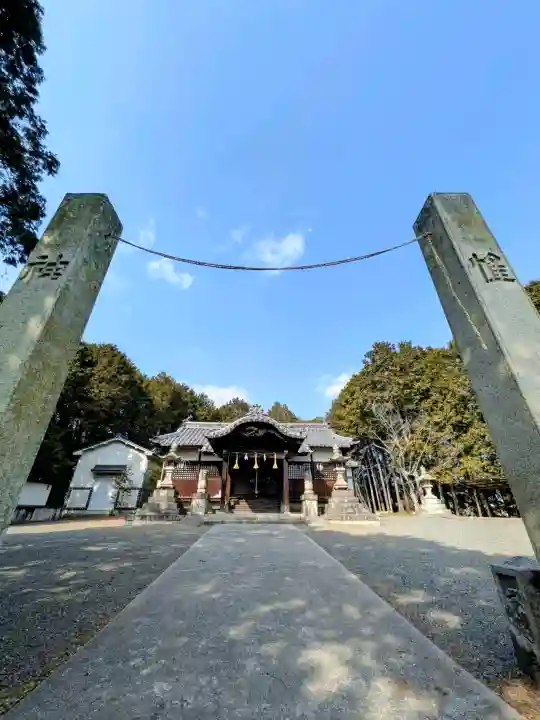 神前神社の{uncategorized: "未分類", other: "その他", undefined: "問題あり", building: "その他建物", grave: "お墓", sacred_gate: "鳥居", guardian: "狛犬", statue: "像", buddha: "仏像", history: "歴史", nature: "自然", garden: "庭園", animal: "動物", pagoda: "塔", temizu: "手水舎", mountain_gate: "山門・神門", sanctuary: "本殿・本堂", subordinate: "末社・摂社", art: "芸術", scenery: "景色", jizo: "地蔵", ema: "絵馬", goshuin: "御朱印", omikuji: "おみくじ", items: "授与品その他", amulet: "お守り", goshuincho: "御朱印帳", eats: "食事", festival: "お祭り", votive_dance: "神楽", shichigosan: "七五三参", wedding: "結婚式", experience: "体験その他", initially: "初詣", around: "周辺", anti_infection: "感染症対策"}
