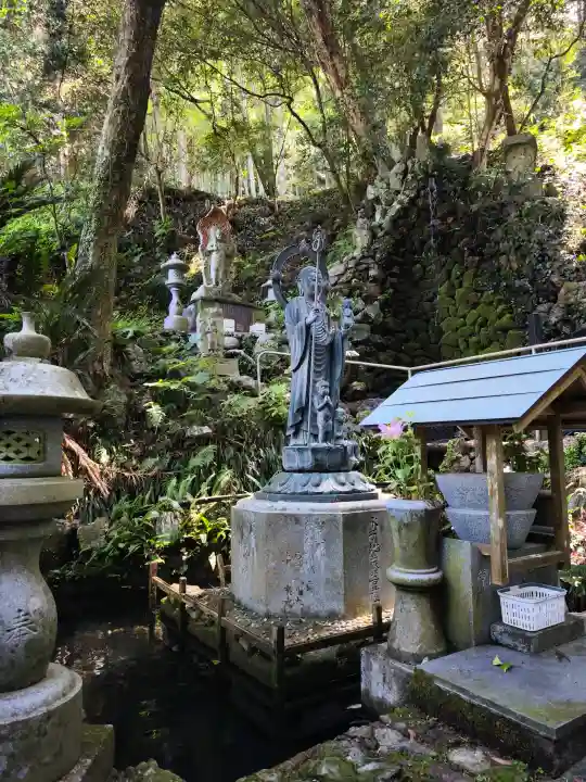 青龍寺の{uncategorized: "未分類", other: "その他", undefined: "問題あり", building: "その他建物", grave: "お墓", sacred_gate: "鳥居", guardian: "狛犬", statue: "像", buddha: "仏像", history: "歴史", nature: "自然", garden: "庭園", animal: "動物", pagoda: "塔", temizu: "手水舎", mountain_gate: "山門・神門", sanctuary: "本殿・本堂", subordinate: "末社・摂社", art: "芸術", scenery: "景色", jizo: "地蔵", ema: "絵馬", goshuin: "御朱印", omikuji: "おみくじ", items: "授与品その他", amulet: "お守り", goshuincho: "御朱印帳", eats: "食事", festival: "お祭り", votive_dance: "神楽", shichigosan: "七五三参", wedding: "結婚式", experience: "体験その他", initially: "初詣", around: "周辺", anti_infection: "感染症対策"}