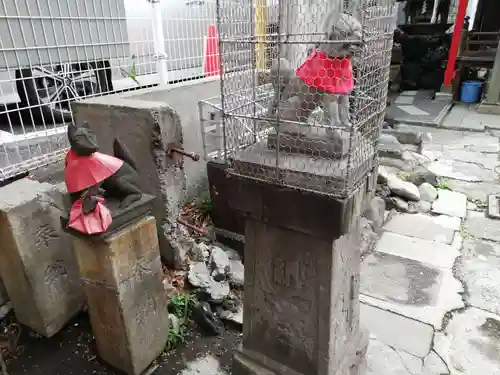 雷電稲荷神社の狛犬