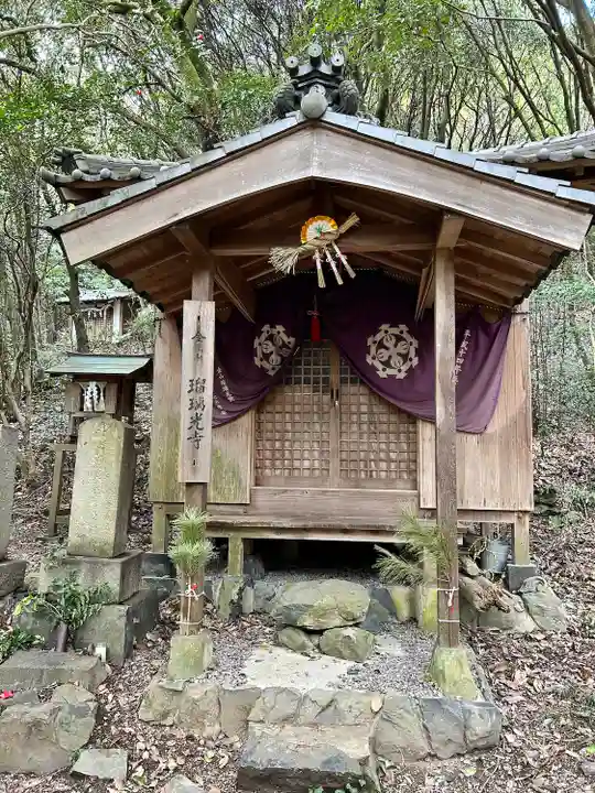 瑠璃光寺(香川県)