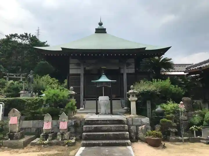 観音寺の本殿・本堂