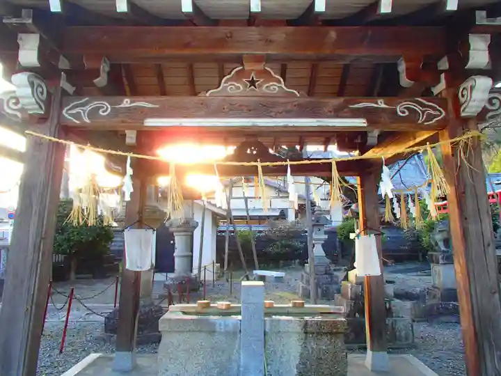 神明神社の手水舎