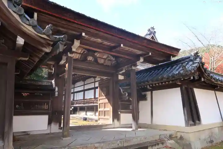 西教寺の山門・神門