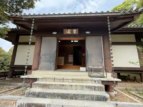 白毫寺の{uncategorized: "未分類", other: "その他", undefined: "問題あり", building: "その他建物", grave: "お墓", sacred_gate: "鳥居", guardian: "狛犬", statue: "像", buddha: "仏像", history: "歴史", nature: "自然", garden: "庭園", animal: "動物", pagoda: "塔", temizu: "手水舎", mountain_gate: "山門・神門", sanctuary: "本殿・本堂", subordinate: "末社・摂社", art: "芸術", scenery: "景色", jizo: "地蔵", ema: "絵馬", goshuin: "御朱印", omikuji: "おみくじ", items: "授与品その他", amulet: "お守り", goshuincho: "御朱印帳", eats: "食事", festival: "お祭り", votive_dance: "神楽", shichigosan: "七五三参", wedding: "結婚式", experience: "体験その他", initially: "初詣", around: "周辺", anti_infection: "感染症対策"}