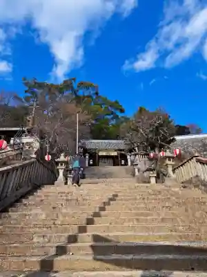 御袖天満宮の{uncategorized: "未分類", other: "その他", undefined: "問題あり", building: "その他建物", grave: "お墓", sacred_gate: "鳥居", guardian: "狛犬", statue: "像", buddha: "仏像", history: "歴史", nature: "自然", garden: "庭園", animal: "動物", pagoda: "塔", temizu: "手水舎", mountain_gate: "山門・神門", sanctuary: "本殿・本堂", subordinate: "末社・摂社", art: "芸術", scenery: "景色", jizo: "地蔵", ema: "絵馬", goshuin: "御朱印", omikuji: "おみくじ", items: "授与品その他", amulet: "お守り", goshuincho: "御朱印帳", eats: "食事", festival: "お祭り", votive_dance: "神楽", shichigosan: "七五三参", wedding: "結婚式", experience: "体験その他", initially: "初詣", around: "周辺", anti_infection: "感染症対策"}