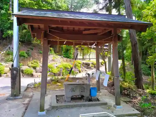 七所神社（百々七所神社）の手水舎