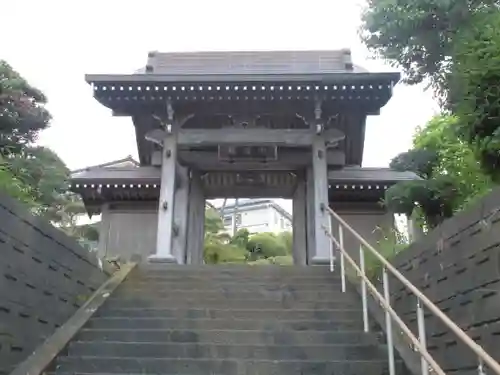 東観寺の山門