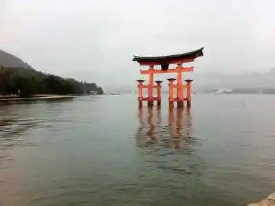 厳島神社の鳥居