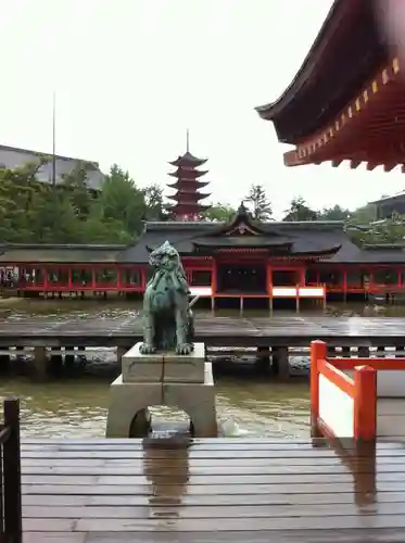 厳島神社の狛犬