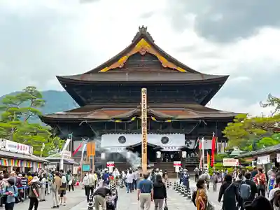 善光寺の本殿・本堂
