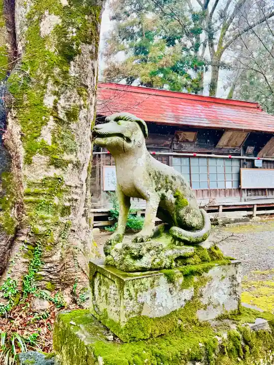 椋神社の{uncategorized: "未分類", other: "その他", undefined: "問題あり", building: "その他建物", grave: "お墓", sacred_gate: "鳥居", guardian: "狛犬", statue: "像", buddha: "仏像", history: "歴史", nature: "自然", garden: "庭園", animal: "動物", pagoda: "塔", temizu: "手水舎", mountain_gate: "山門・神門", sanctuary: "本殿・本堂", subordinate: "末社・摂社", art: "芸術", scenery: "景色", jizo: "地蔵", ema: "絵馬", goshuin: "御朱印", omikuji: "おみくじ", items: "授与品その他", amulet: "お守り", goshuincho: "御朱印帳", eats: "食事", festival: "お祭り", votive_dance: "神楽", shichigosan: "七五三参", wedding: "結婚式", experience: "体験その他", initially: "初詣", around: "周辺", anti_infection: "感染症対策"}