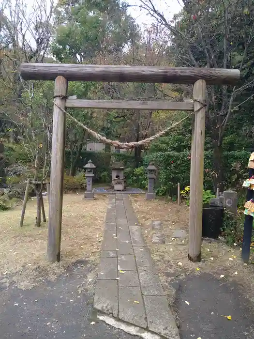 猫神神社の鳥居