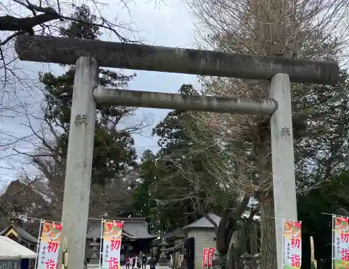 素鵞神社の{uncategorized: "未分類", other: "その他", undefined: "問題あり", building: "その他建物", grave: "お墓", sacred_gate: "鳥居", guardian: "狛犬", statue: "像", buddha: "仏像", history: "歴史", nature: "自然", garden: "庭園", animal: "動物", pagoda: "塔", temizu: "手水舎", mountain_gate: "山門・神門", sanctuary: "本殿・本堂", subordinate: "末社・摂社", art: "芸術", scenery: "景色", jizo: "地蔵", ema: "絵馬", goshuin: "御朱印", omikuji: "おみくじ", items: "授与品その他", amulet: "お守り", goshuincho: "御朱印帳", eats: "食事", festival: "お祭り", votive_dance: "神楽", shichigosan: "七五三参", wedding: "結婚式", experience: "体験その他", initially: "初詣", around: "周辺", anti_infection: "感染症対策"}