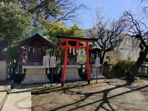 根岸八幡神社の{uncategorized: "未分類", other: "その他", undefined: "問題あり", building: "その他建物", grave: "お墓", sacred_gate: "鳥居", guardian: "狛犬", statue: "像", buddha: "仏像", history: "歴史", nature: "自然", garden: "庭園", animal: "動物", pagoda: "塔", temizu: "手水舎", mountain_gate: "山門・神門", sanctuary: "本殿・本堂", subordinate: "末社・摂社", art: "芸術", scenery: "景色", jizo: "地蔵", ema: "絵馬", goshuin: "御朱印", omikuji: "おみくじ", items: "授与品その他", amulet: "お守り", goshuincho: "御朱印帳", eats: "食事", festival: "お祭り", votive_dance: "神楽", shichigosan: "七五三参", wedding: "結婚式", experience: "体験その他", initially: "初詣", around: "周辺", anti_infection: "感染症対策"}