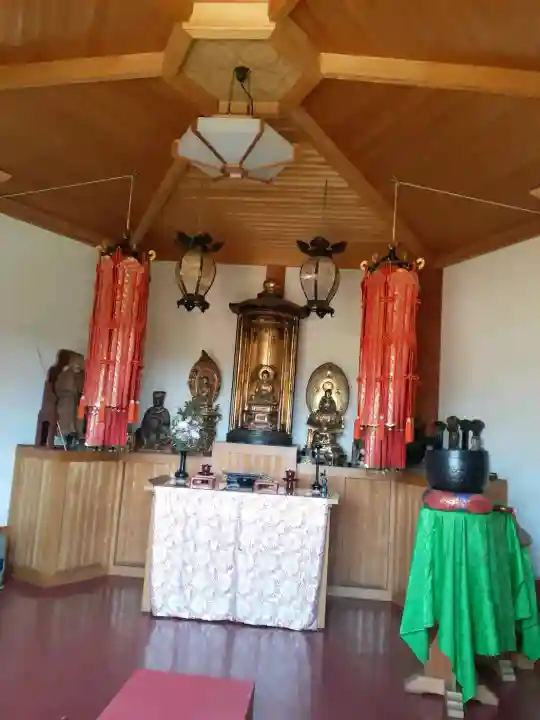 法雲寺の{uncategorized: "未分類", other: "その他", undefined: "問題あり", building: "その他建物", grave: "お墓", sacred_gate: "鳥居", guardian: "狛犬", statue: "像", buddha: "仏像", history: "歴史", nature: "自然", garden: "庭園", animal: "動物", pagoda: "塔", temizu: "手水舎", mountain_gate: "山門・神門", sanctuary: "本殿・本堂", subordinate: "末社・摂社", art: "芸術", scenery: "景色", jizo: "地蔵", ema: "絵馬", goshuin: "御朱印", omikuji: "おみくじ", items: "授与品その他", amulet: "お守り", goshuincho: "御朱印帳", eats: "食事", festival: "お祭り", votive_dance: "神楽", shichigosan: "七五三参", wedding: "結婚式", experience: "体験その他", initially: "初詣", around: "周辺", anti_infection: "感染症対策"}