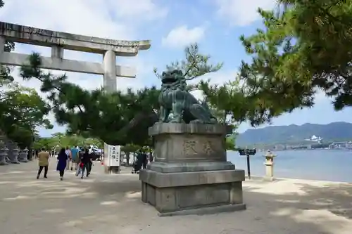 厳島神社の狛犬