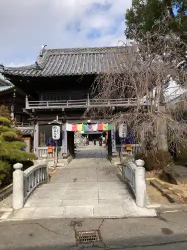 立江寺の{uncategorized: "未分類", other: "その他", undefined: "問題あり", building: "その他建物", grave: "お墓", sacred_gate: "鳥居", guardian: "狛犬", statue: "像", buddha: "仏像", history: "歴史", nature: "自然", garden: "庭園", animal: "動物", pagoda: "塔", temizu: "手水舎", mountain_gate: "山門・神門", sanctuary: "本殿・本堂", subordinate: "末社・摂社", art: "芸術", scenery: "景色", jizo: "地蔵", ema: "絵馬", goshuin: "御朱印", omikuji: "おみくじ", items: "授与品その他", amulet: "お守り", goshuincho: "御朱印帳", eats: "食事", festival: "お祭り", votive_dance: "神楽", shichigosan: "七五三参", wedding: "結婚式", experience: "体験その他", initially: "初詣", around: "周辺", anti_infection: "感染症対策"}