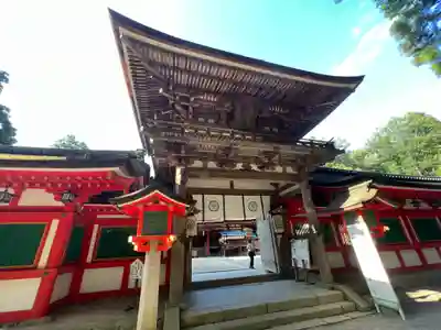 石上神宮の山門・神門