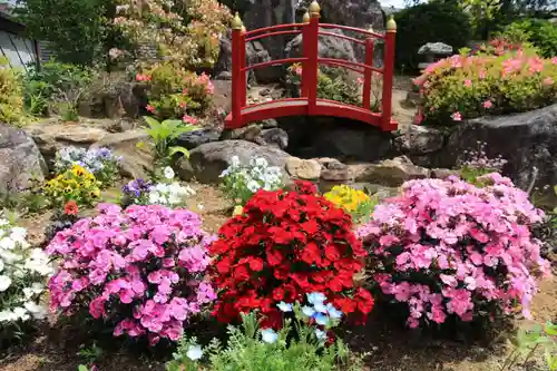 大鏑神社の庭園