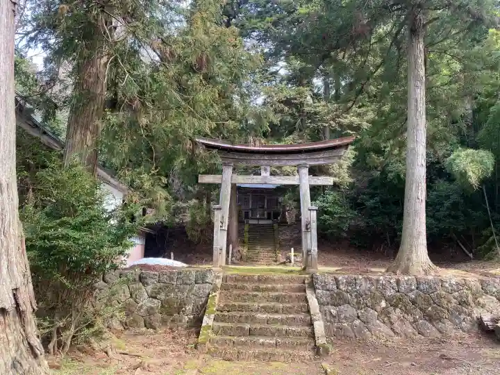 松尾寺の{uncategorized: "未分類", other: "その他", undefined: "問題あり", building: "その他建物", grave: "お墓", sacred_gate: "鳥居", guardian: "狛犬", statue: "像", buddha: "仏像", history: "歴史", nature: "自然", garden: "庭園", animal: "動物", pagoda: "塔", temizu: "手水舎", mountain_gate: "山門・神門", sanctuary: "本殿・本堂", subordinate: "末社・摂社", art: "芸術", scenery: "景色", jizo: "地蔵", ema: "絵馬", goshuin: "御朱印", omikuji: "おみくじ", items: "授与品その他", amulet: "お守り", goshuincho: "御朱印帳", eats: "食事", festival: "お祭り", votive_dance: "神楽", shichigosan: "七五三参", wedding: "結婚式", experience: "体験その他", initially: "初詣", around: "周辺", anti_infection: "感染症対策"}