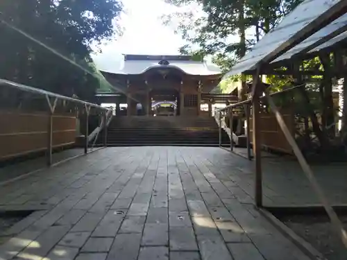 彌彦神社の山門