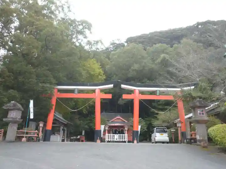 諏訪神社の鳥居