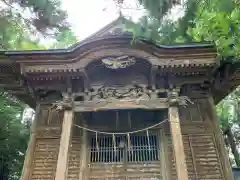 山神社の本殿