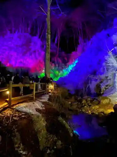 宝登山神社の{uncategorized: "未分類", other: "その他", undefined: "問題あり", building: "その他建物", grave: "お墓", sacred_gate: "鳥居", guardian: "狛犬", statue: "像", buddha: "仏像", history: "歴史", nature: "自然", garden: "庭園", animal: "動物", pagoda: "塔", temizu: "手水舎", mountain_gate: "山門・神門", sanctuary: "本殿・本堂", subordinate: "末社・摂社", art: "芸術", scenery: "景色", jizo: "地蔵", ema: "絵馬", goshuin: "御朱印", omikuji: "おみくじ", items: "授与品その他", amulet: "お守り", goshuincho: "御朱印帳", eats: "食事", festival: "お祭り", votive_dance: "神楽", shichigosan: "七五三参", wedding: "結婚式", experience: "体験その他", initially: "初詣", around: "周辺", anti_infection: "感染症対策"}