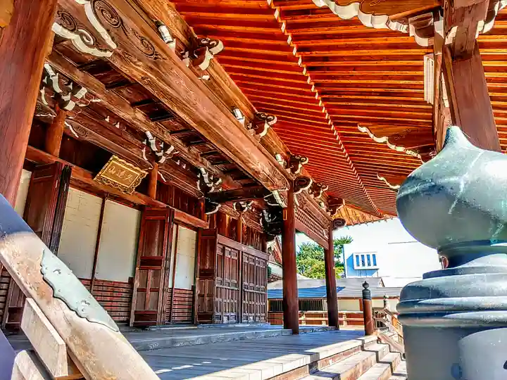 成信坊の本殿・本堂