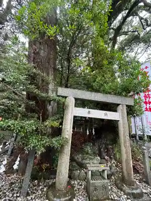 茜社の{uncategorized: "未分類", other: "その他", undefined: "問題あり", building: "その他建物", grave: "お墓", sacred_gate: "鳥居", guardian: "狛犬", statue: "像", buddha: "仏像", history: "歴史", nature: "自然", garden: "庭園", animal: "動物", pagoda: "塔", temizu: "手水舎", mountain_gate: "山門・神門", sanctuary: "本殿・本堂", subordinate: "末社・摂社", art: "芸術", scenery: "景色", jizo: "地蔵", ema: "絵馬", goshuin: "御朱印", omikuji: "おみくじ", items: "授与品その他", amulet: "お守り", goshuincho: "御朱印帳", eats: "食事", festival: "お祭り", votive_dance: "神楽", shichigosan: "七五三参", wedding: "結婚式", experience: "体験その他", initially: "初詣", around: "周辺", anti_infection: "感染症対策"}