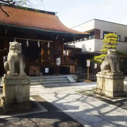 鎧神社の本殿・本堂