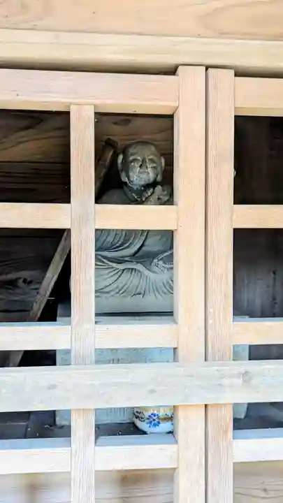 薬師堂厳島神社の像