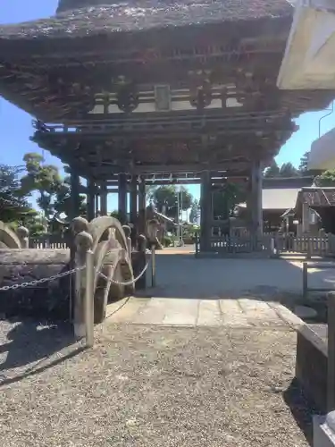 苗村神社の山門