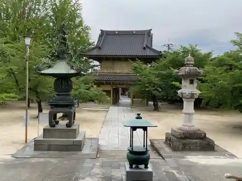 総願寺の山門