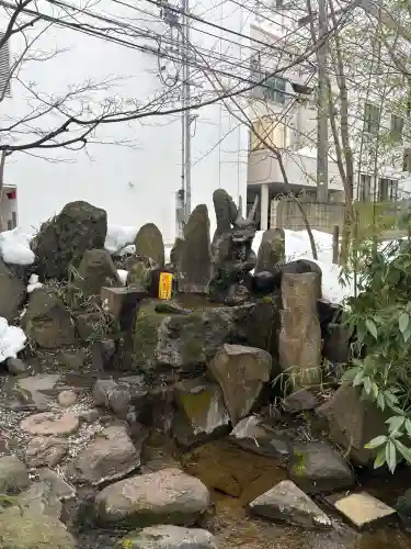 善知鳥神社の{uncategorized: "未分類", other: "その他", undefined: "問題あり", building: "その他建物", grave: "お墓", sacred_gate: "鳥居", guardian: "狛犬", statue: "像", buddha: "仏像", history: "歴史", nature: "自然", garden: "庭園", animal: "動物", pagoda: "塔", temizu: "手水舎", mountain_gate: "山門・神門", sanctuary: "本殿・本堂", subordinate: "末社・摂社", art: "芸術", scenery: "景色", jizo: "地蔵", ema: "絵馬", goshuin: "御朱印", omikuji: "おみくじ", items: "授与品その他", amulet: "お守り", goshuincho: "御朱印帳", eats: "食事", festival: "お祭り", votive_dance: "神楽", shichigosan: "七五三参", wedding: "結婚式", experience: "体験その他", initially: "初詣", around: "周辺", anti_infection: "感染症対策"}