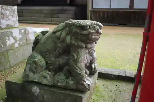 新田神社の狛犬