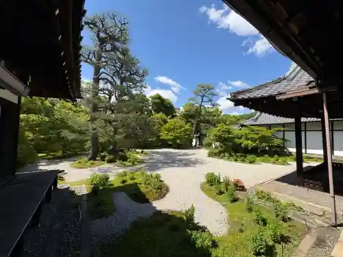 廬山寺（廬山天台講寺）の{uncategorized: "未分類", other: "その他", undefined: "問題あり", building: "その他建物", grave: "お墓", sacred_gate: "鳥居", guardian: "狛犬", statue: "像", buddha: "仏像", history: "歴史", nature: "自然", garden: "庭園", animal: "動物", pagoda: "塔", temizu: "手水舎", mountain_gate: "山門・神門", sanctuary: "本殿・本堂", subordinate: "末社・摂社", art: "芸術", scenery: "景色", jizo: "地蔵", ema: "絵馬", goshuin: "御朱印", omikuji: "おみくじ", items: "授与品その他", amulet: "お守り", goshuincho: "御朱印帳", eats: "食事", festival: "お祭り", votive_dance: "神楽", shichigosan: "七五三参", wedding: "結婚式", experience: "体験その他", initially: "初詣", around: "周辺", anti_infection: "感染症対策"}