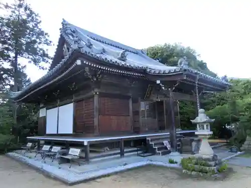 子安地蔵寺の本殿・本堂