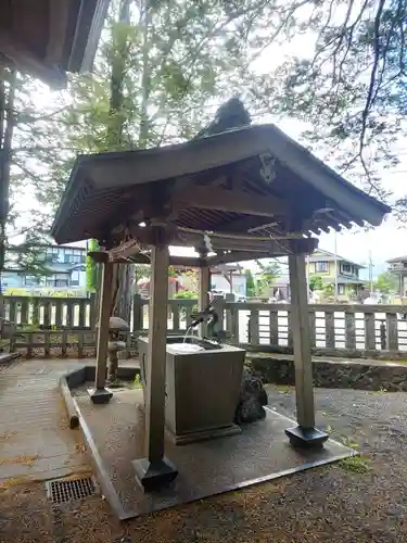 淺間神社（忍野八海）の手水舎