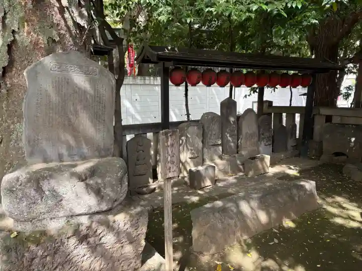 豊栄稲荷神社の{uncategorized: "未分類", other: "その他", undefined: "問題あり", building: "その他建物", grave: "お墓", sacred_gate: "鳥居", guardian: "狛犬", statue: "像", buddha: "仏像", history: "歴史", nature: "自然", garden: "庭園", animal: "動物", pagoda: "塔", temizu: "手水舎", mountain_gate: "山門・神門", sanctuary: "本殿・本堂", subordinate: "末社・摂社", art: "芸術", scenery: "景色", jizo: "地蔵", ema: "絵馬", goshuin: "御朱印", omikuji: "おみくじ", items: "授与品その他", amulet: "お守り", goshuincho: "御朱印帳", eats: "食事", festival: "お祭り", votive_dance: "神楽", shichigosan: "七五三参", wedding: "結婚式", experience: "体験その他", initially: "初詣", around: "周辺", anti_infection: "感染症対策"}