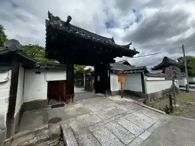 養源院の{uncategorized: "未分類", other: "その他", undefined: "問題あり", building: "その他建物", grave: "お墓", sacred_gate: "鳥居", guardian: "狛犬", statue: "像", buddha: "仏像", history: "歴史", nature: "自然", garden: "庭園", animal: "動物", pagoda: "塔", temizu: "手水舎", mountain_gate: "山門・神門", sanctuary: "本殿・本堂", subordinate: "末社・摂社", art: "芸術", scenery: "景色", jizo: "地蔵", ema: "絵馬", goshuin: "御朱印", omikuji: "おみくじ", items: "授与品その他", amulet: "お守り", goshuincho: "御朱印帳", eats: "食事", festival: "お祭り", votive_dance: "神楽", shichigosan: "七五三参", wedding: "結婚式", experience: "体験その他", initially: "初詣", around: "周辺", anti_infection: "感染症対策"}