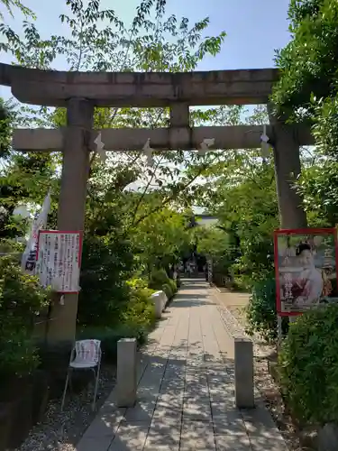 鳩森八幡神社の鳥居