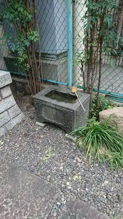 改代稲荷神社の手水舎