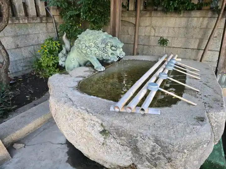 河内國魂神社の{uncategorized: "未分類", other: "その他", undefined: "問題あり", building: "その他建物", grave: "お墓", sacred_gate: "鳥居", guardian: "狛犬", statue: "像", buddha: "仏像", history: "歴史", nature: "自然", garden: "庭園", animal: "動物", pagoda: "塔", temizu: "手水舎", mountain_gate: "山門・神門", sanctuary: "本殿・本堂", subordinate: "末社・摂社", art: "芸術", scenery: "景色", jizo: "地蔵", ema: "絵馬", goshuin: "御朱印", omikuji: "おみくじ", items: "授与品その他", amulet: "お守り", goshuincho: "御朱印帳", eats: "食事", festival: "お祭り", votive_dance: "神楽", shichigosan: "七五三参", wedding: "結婚式", experience: "体験その他", initially: "初詣", around: "周辺", anti_infection: "感染症対策"}
