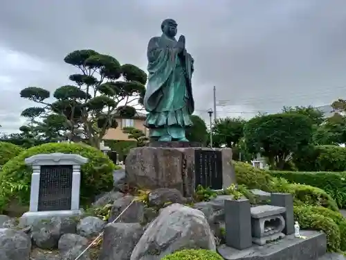 法華寺の像