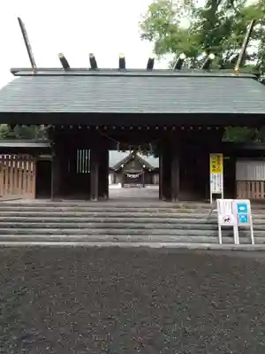 千歳神社の山門・神門