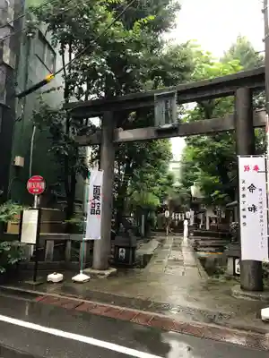 銀杏岡八幡神社の鳥居