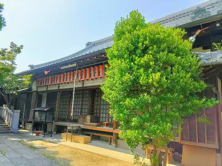 泉増院の本殿・本堂