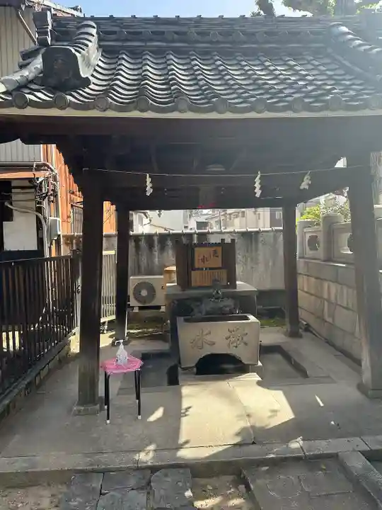 松山神社の手水舎