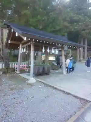 諏訪大社の手水舎